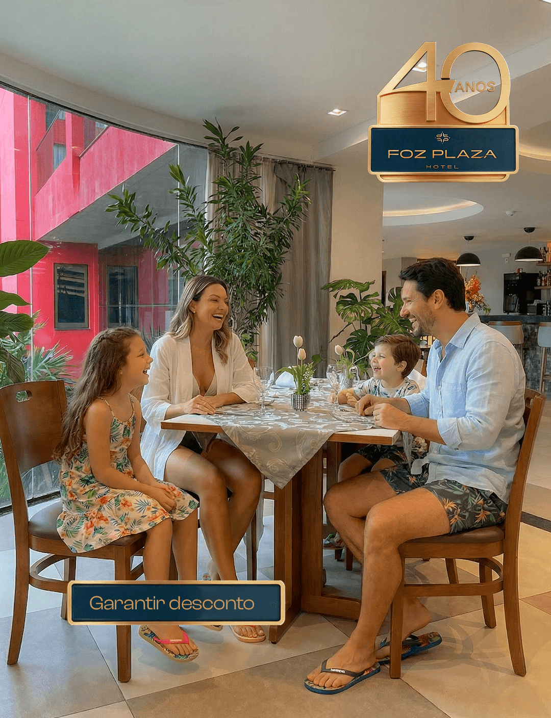 Família vivendo um momento especial no Foz Plaza Hotel